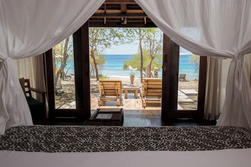 NusaBay Menjangan by WHM