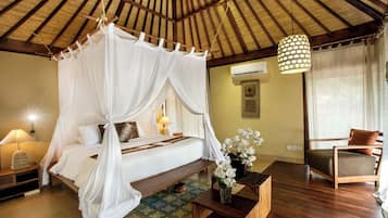 Premium bedding, pillowtop beds, minibar, in-room safe