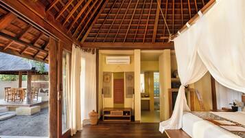 Premium bedding, pillow-top beds, minibar, in-room safe