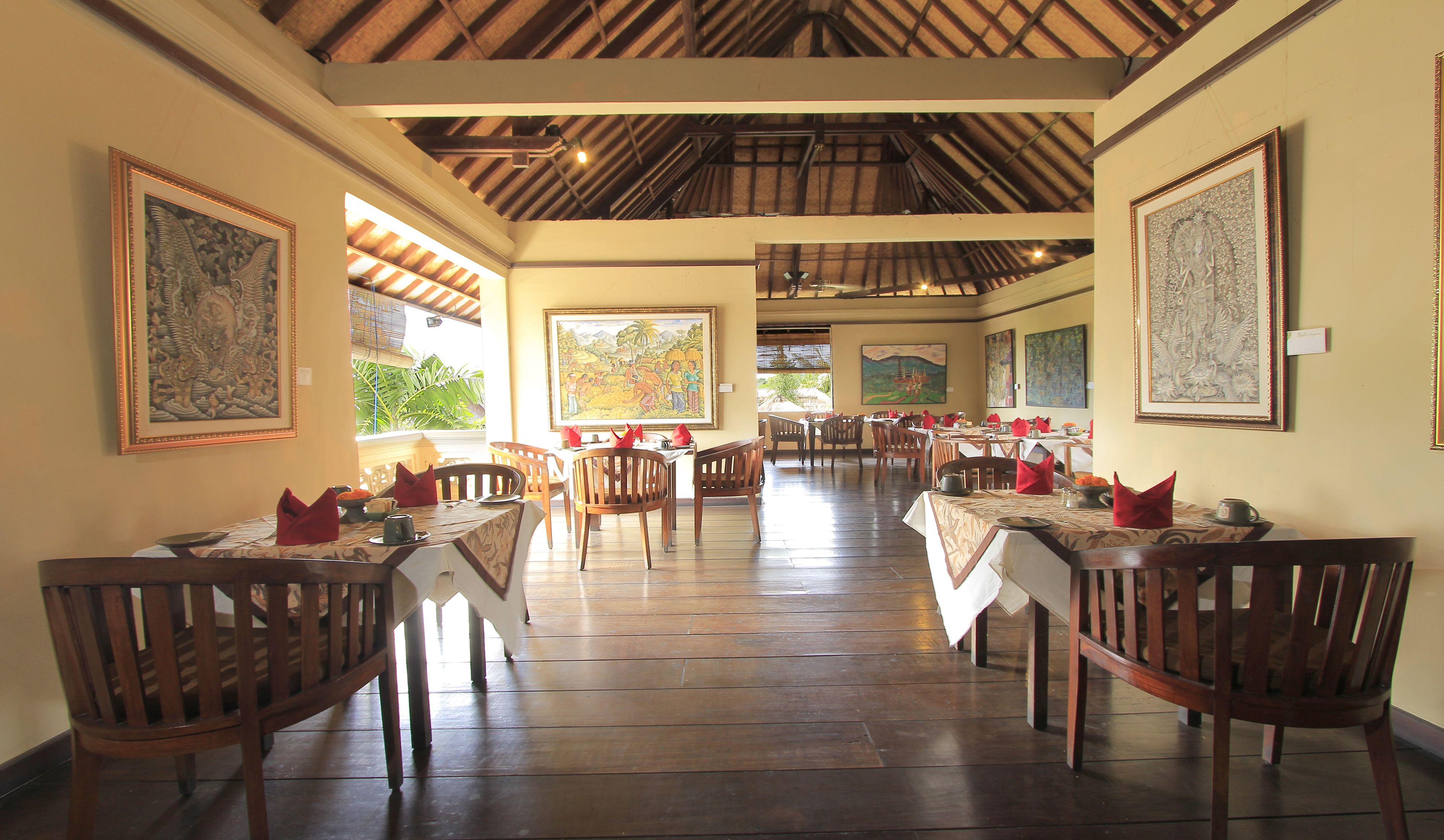 2 restaurants, breakfast, lunch, dinner served; indonesian cuisine