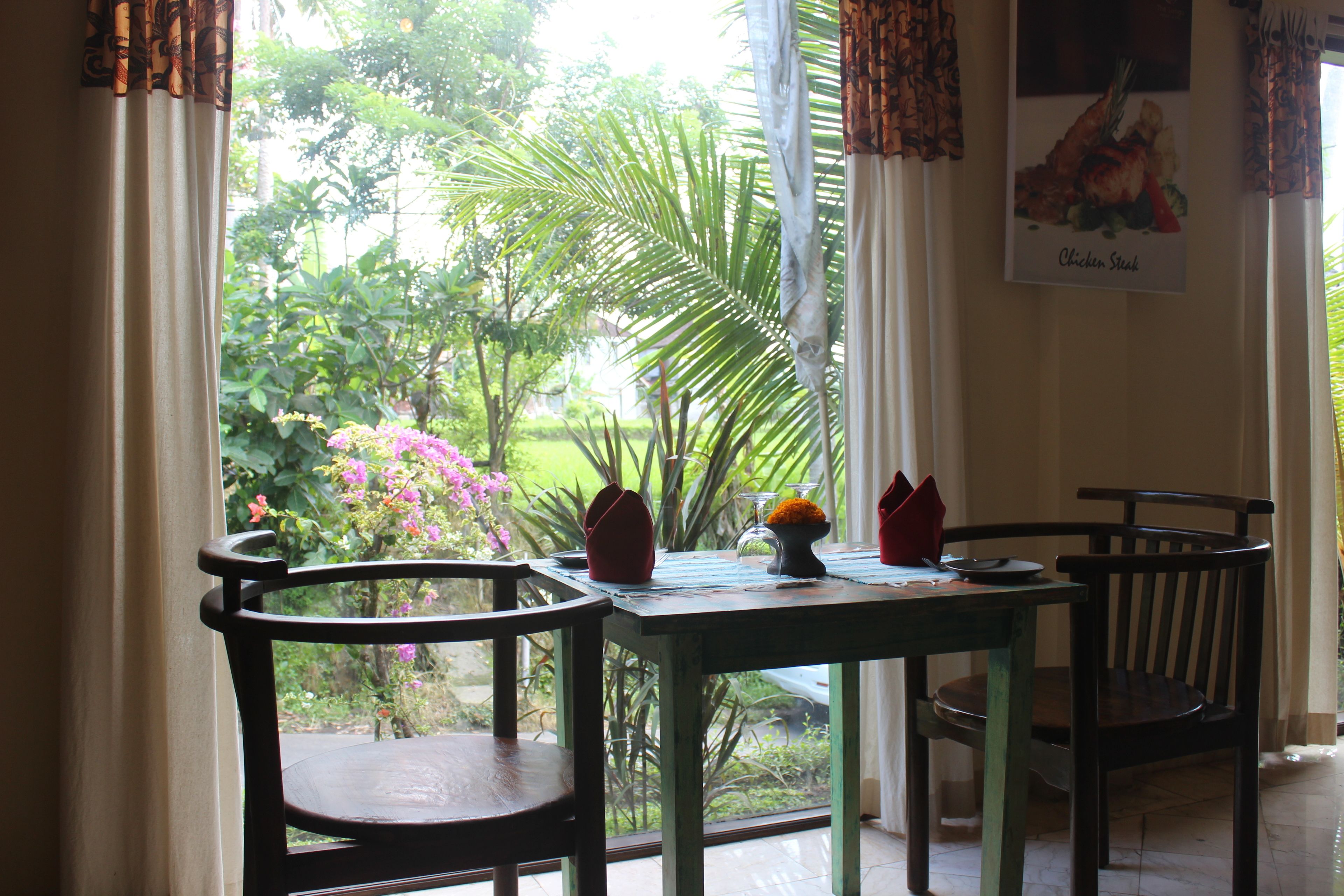 2 restaurants, breakfast, lunch, dinner served; indonesian cuisine