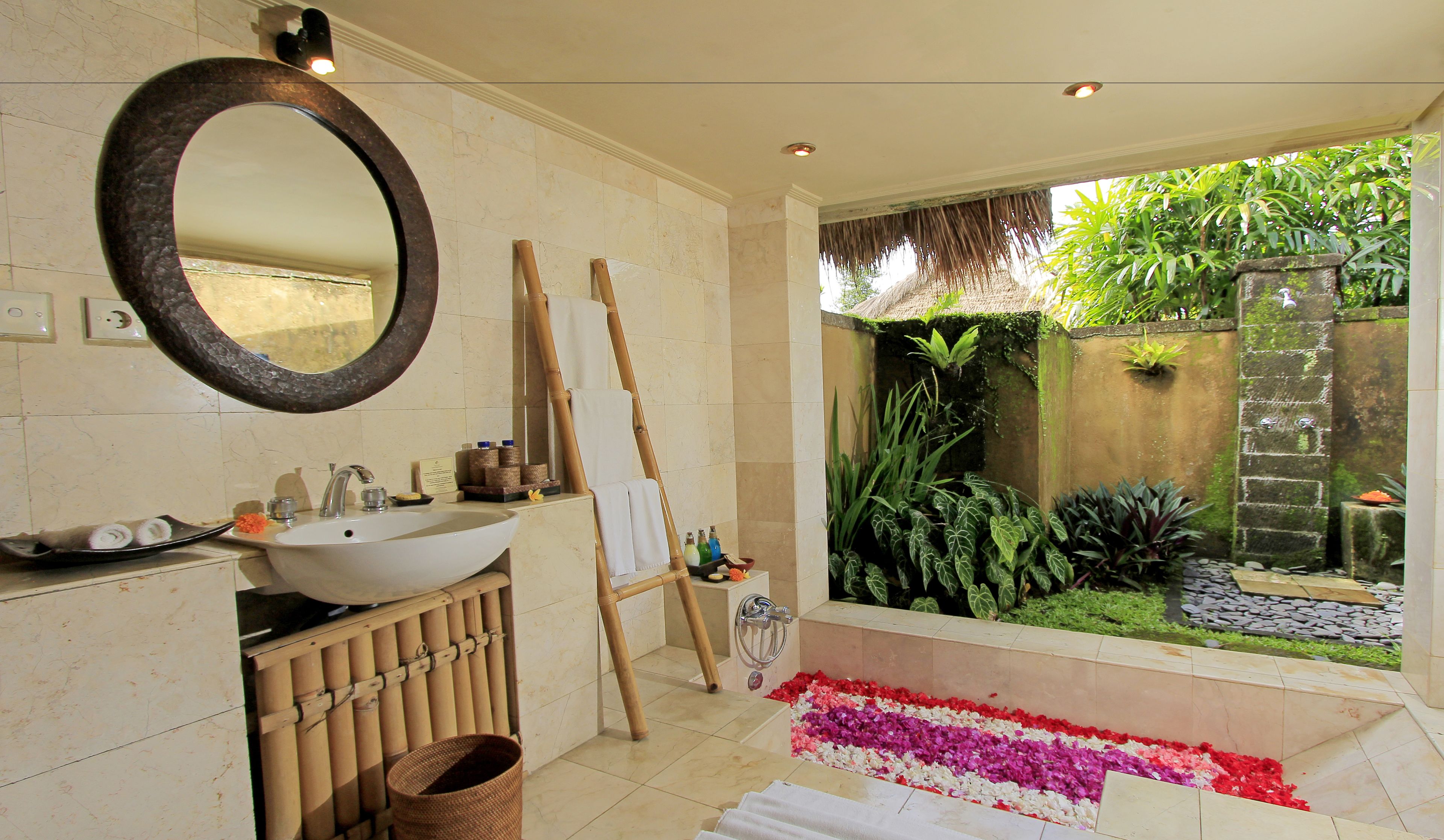 superior sungu  | bathroom | free toiletries, hair dryer, towels