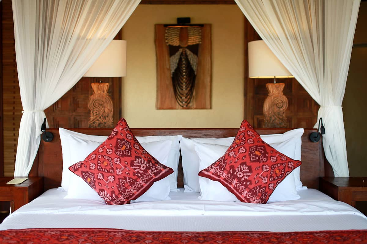 minibar, in-room safe, desk, blackout curtains