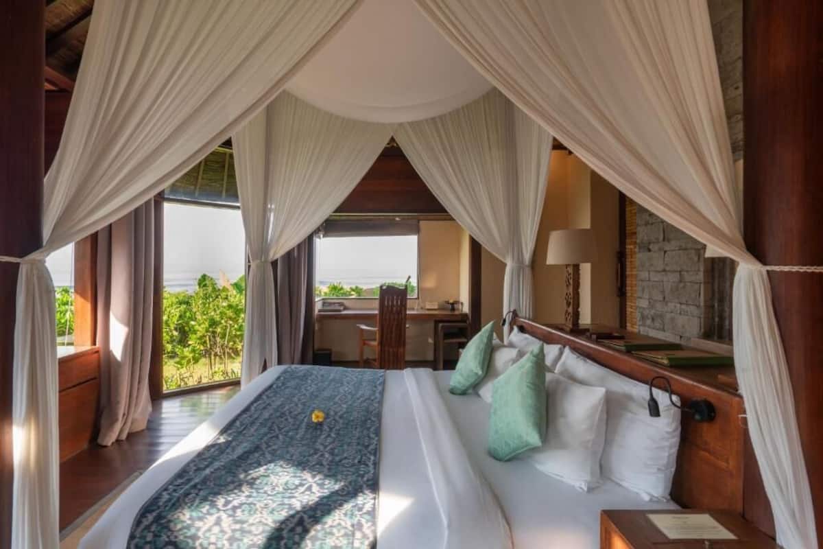 Two Bedroom Grandpool Villa | Minibar, coffre-fort, rideaux d’obscurcissement