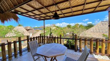 Biệt thự, 2 phòng ngủ (Visakha Pool Bija) | Quang cảnh ban công