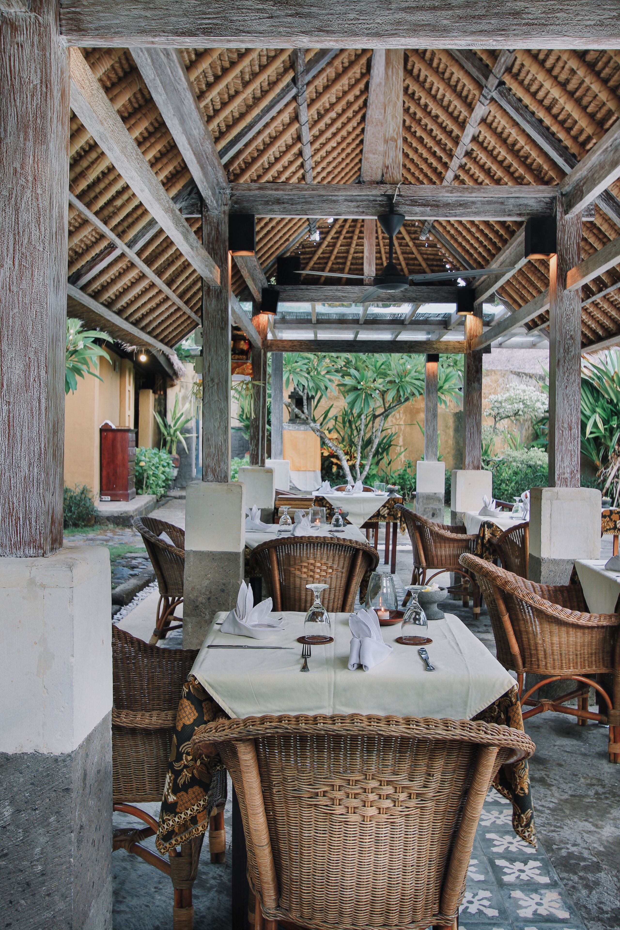 breakfast, lunch, dinner served; pool views