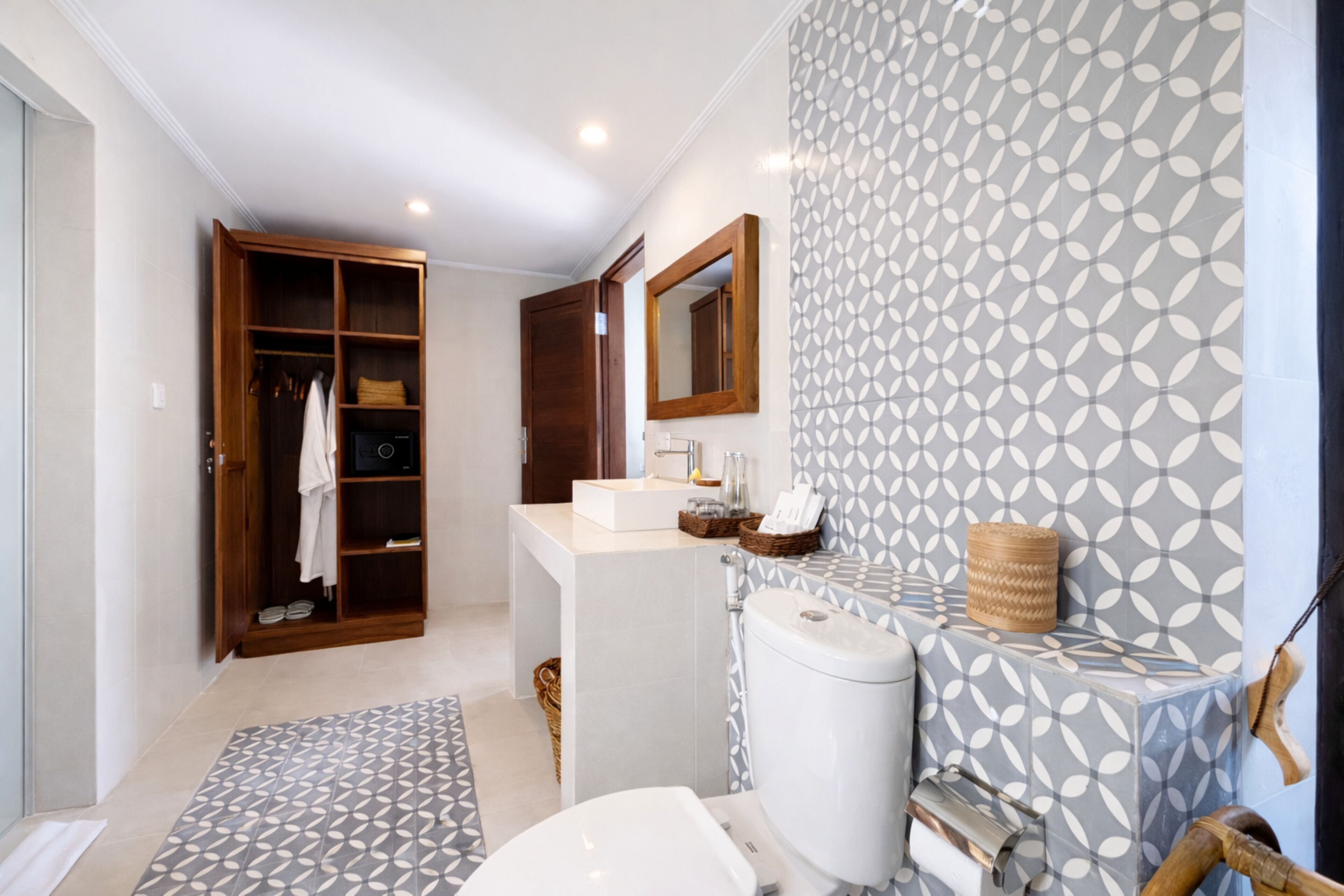 Visakha Pool Villa | حمام | أحواض استحمام وحجيرات دش منفصلة، مستلزمات مجانية للعناية الشخصية