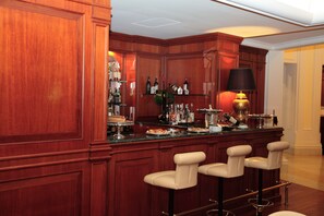 Bar (en la propiedad)