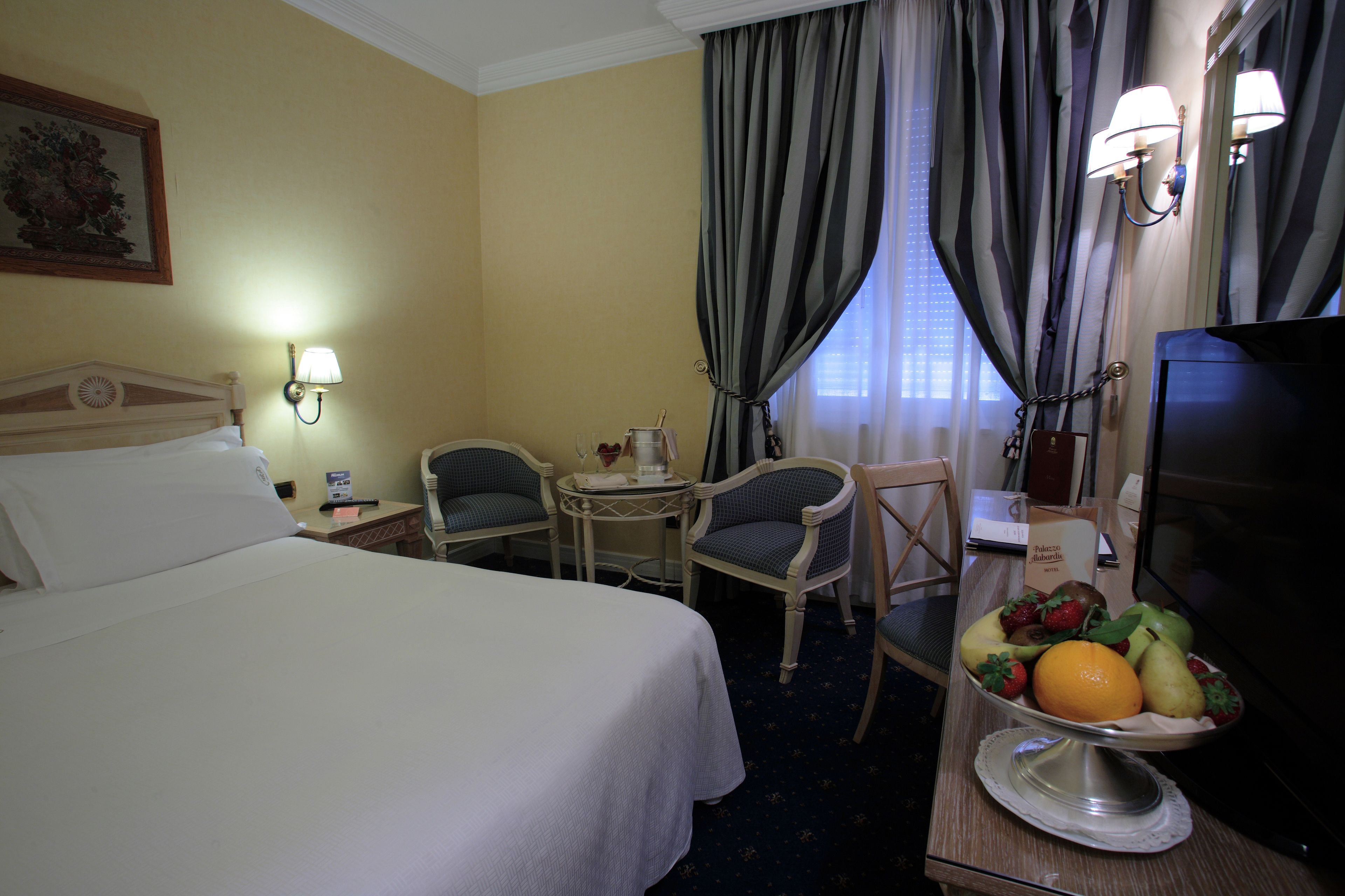 superior double room | hypo-allergenic bedding, minibar, in-room safe, desk