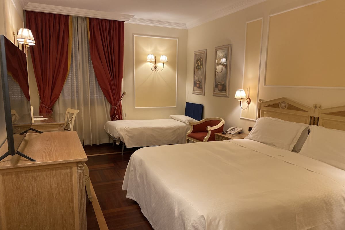 Triple Room | 1 bedroom, hypo-allergenic bedding, minibar, in-room safe