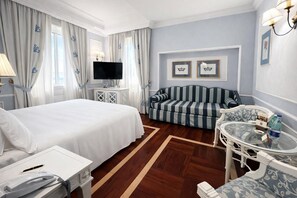 Triple Room - Palazzo Alabardieri (Naples)