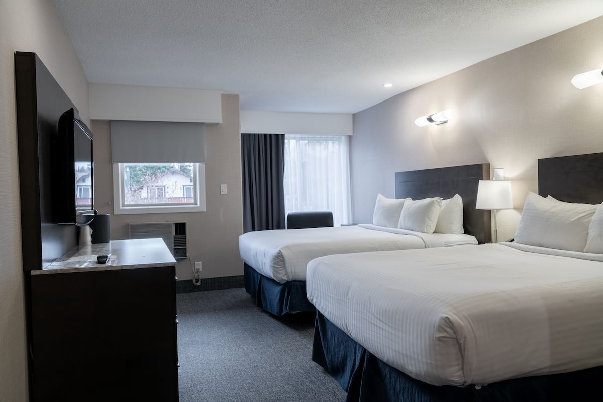 Hypo-allergenic bedding, free WiFi, bed sheets