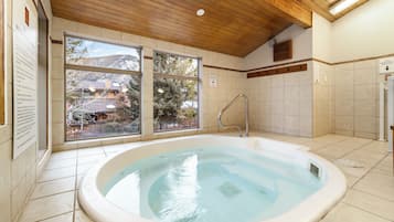 Indoor spa tub