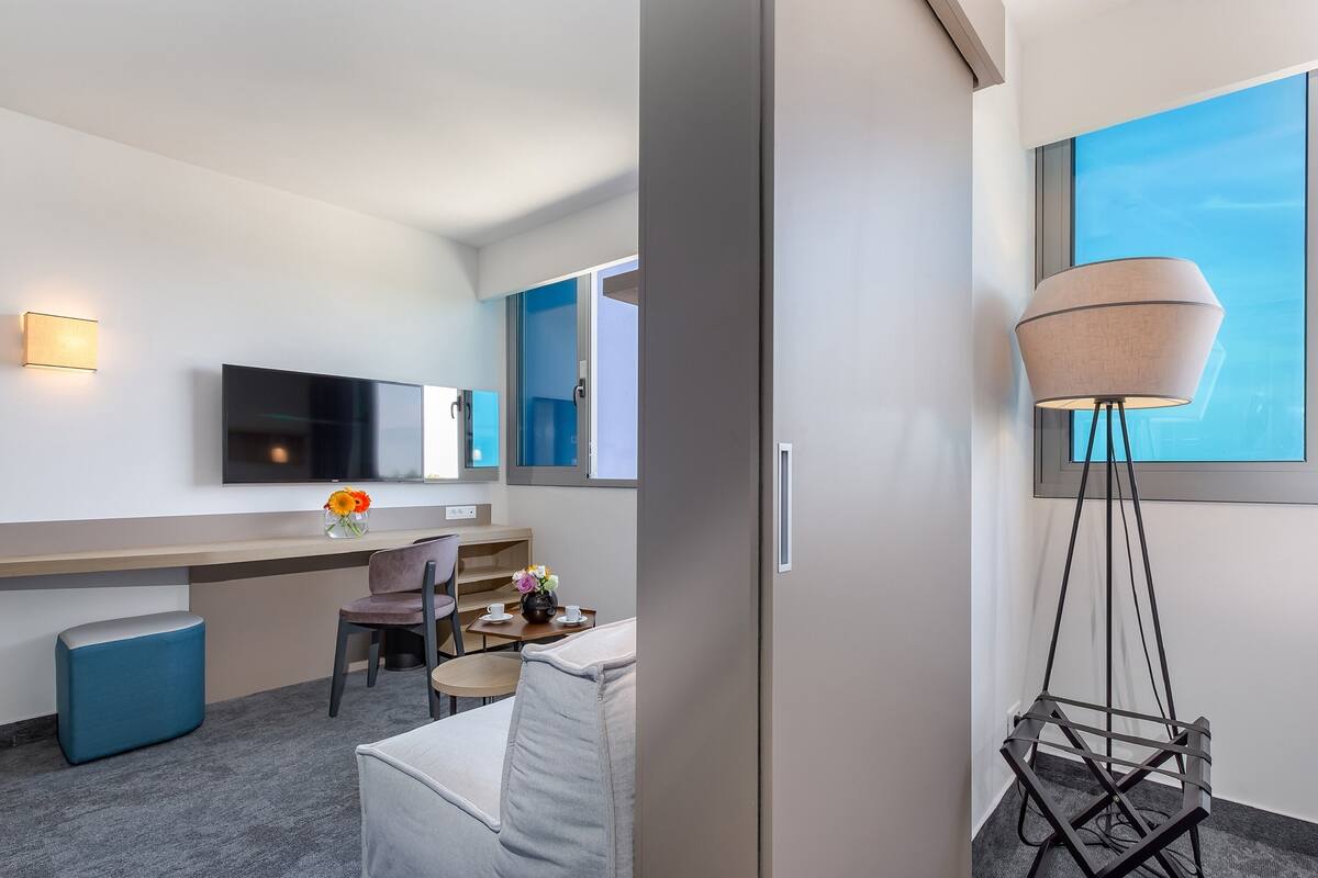 suite for 2+2 - hotel | minibar, in-room safe, desk, soundproofing