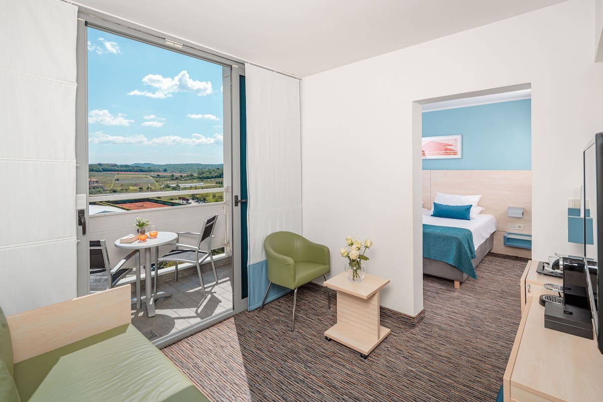 junior suite for 2+1 - hotel | minibar, in-room safe, desk, soundproofing