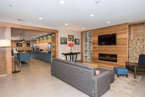 Lobby - Country Inn & Suites by Radisson, Lehighton (Jim Thorpe), PA (Lehighton)