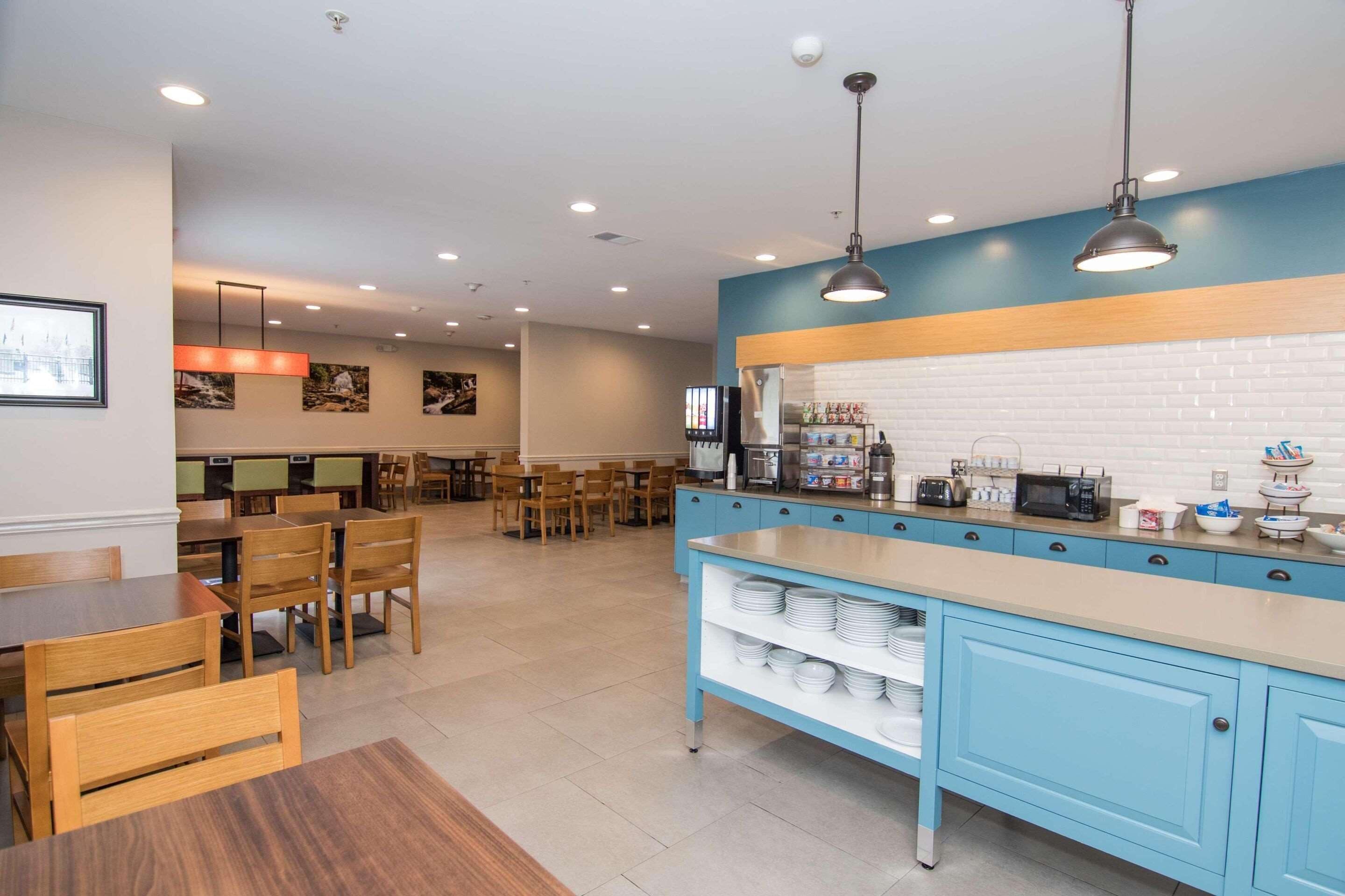 free daily on-the-go breakfast