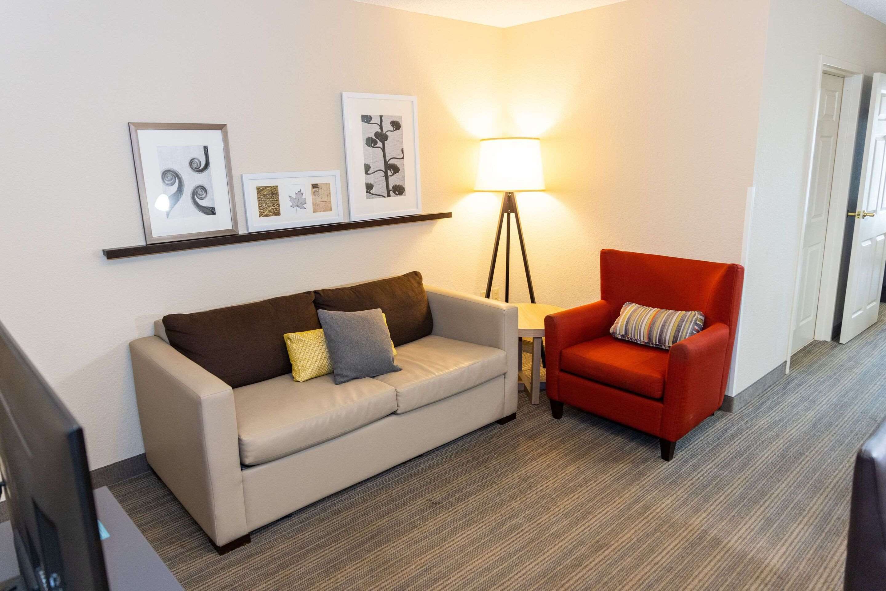 suite, 1 bedroom, non smoking | premium bedding, down duvets, in-room safe, desk