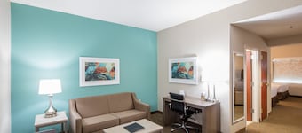 Holiday Inn & Suites Lake City by IHG