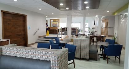 Holiday Inn Express & Suites Everett by IHG