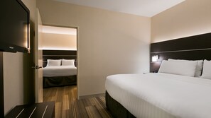 Suite, Multiple Beds, Mobility Accessible (Accessible Tub) | In-room safe, desk, laptop workspace, iron/ironing board - Holiday Inn Express & Suites Everett by IHG (Everett)