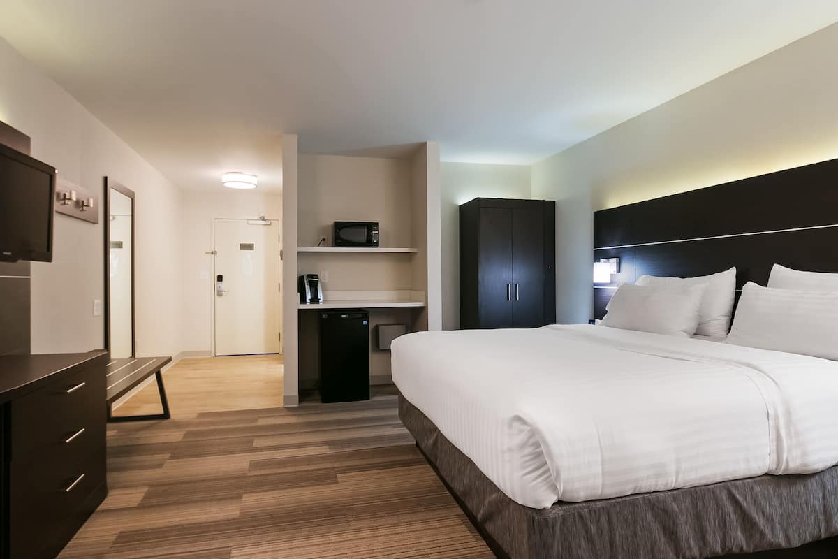 in-room safe, desk, laptop workspace, iron/ironing board