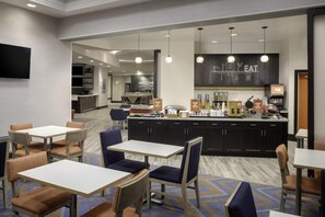 Free daily on-the-go breakfast  - Hampton Inn Washington-Downtown-Convention Center (Washington)