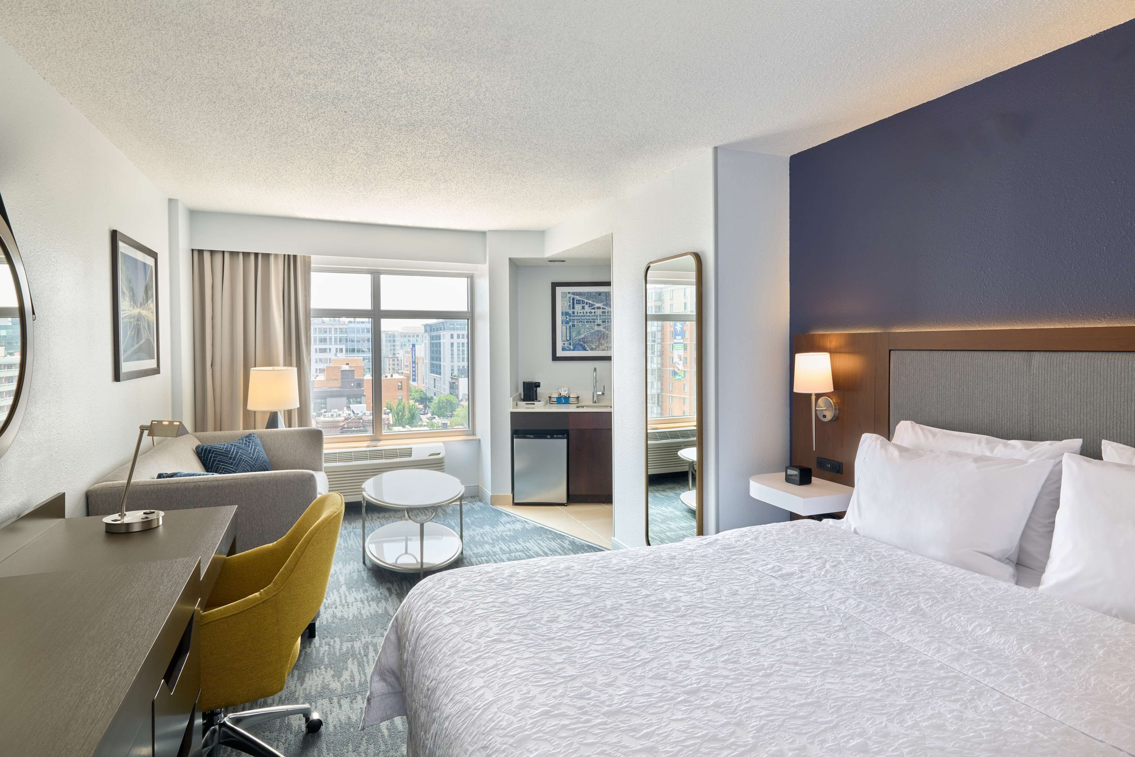 Luxe beddengoed, een kluis op de kamer, verduisterende gordijnen