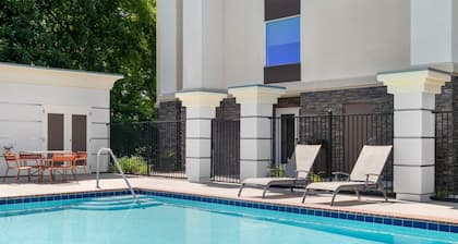 Hampton Inn & Suites Fresno