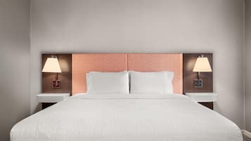 Studio, 1 King Bed, Non Smoking (with Sofabed) | Premium bedding, Select Comfort beds, in-room safe, desk