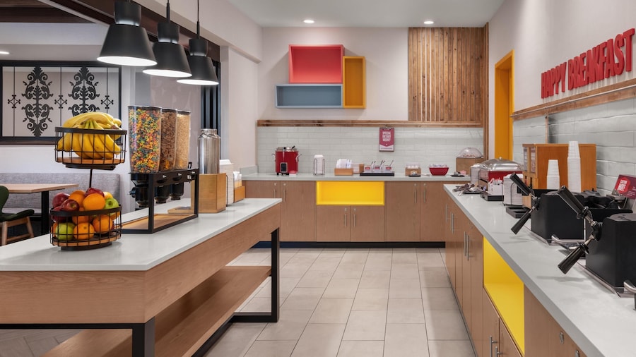 Hampton Inn & Suites Fresno