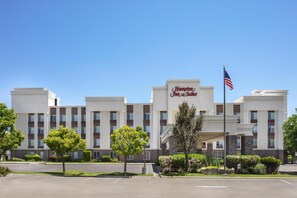 Exterior - Hampton Inn & Suites Fresno (Fresno)