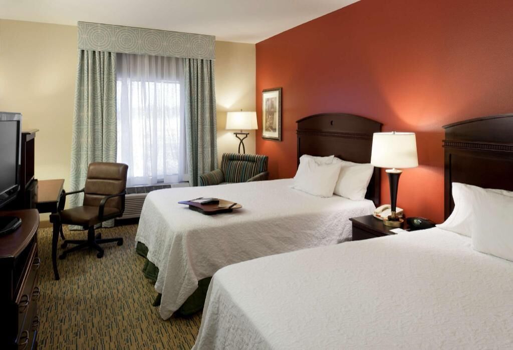 Premium bedding, in-room safe, laptop workspace, blackout curtains