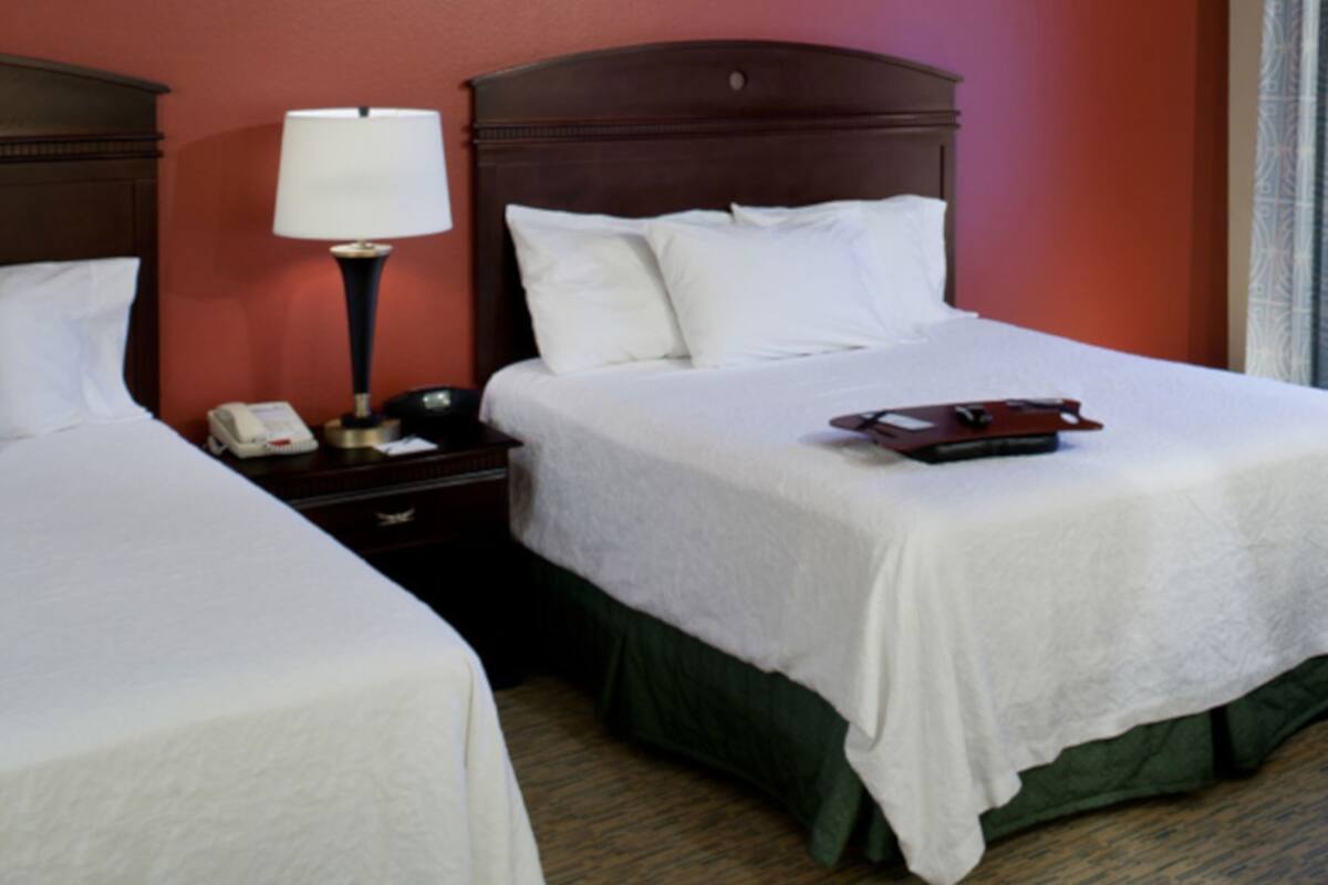 Premium bedding, in-room safe, laptop workspace, blackout curtains