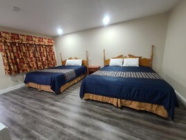 Escritorio, sistema de insonorización, wifi gratis y ropa de cama 