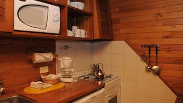 Habitación estándar | Cocina privada | Refrigerador, microondas, cafetera de espresso y cafetera y tetera