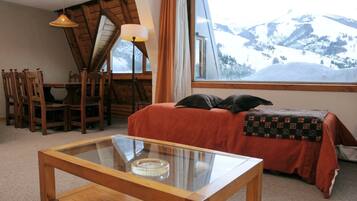 Dúplex | Camas con efecto memoria y caja de seguridad en la habitación