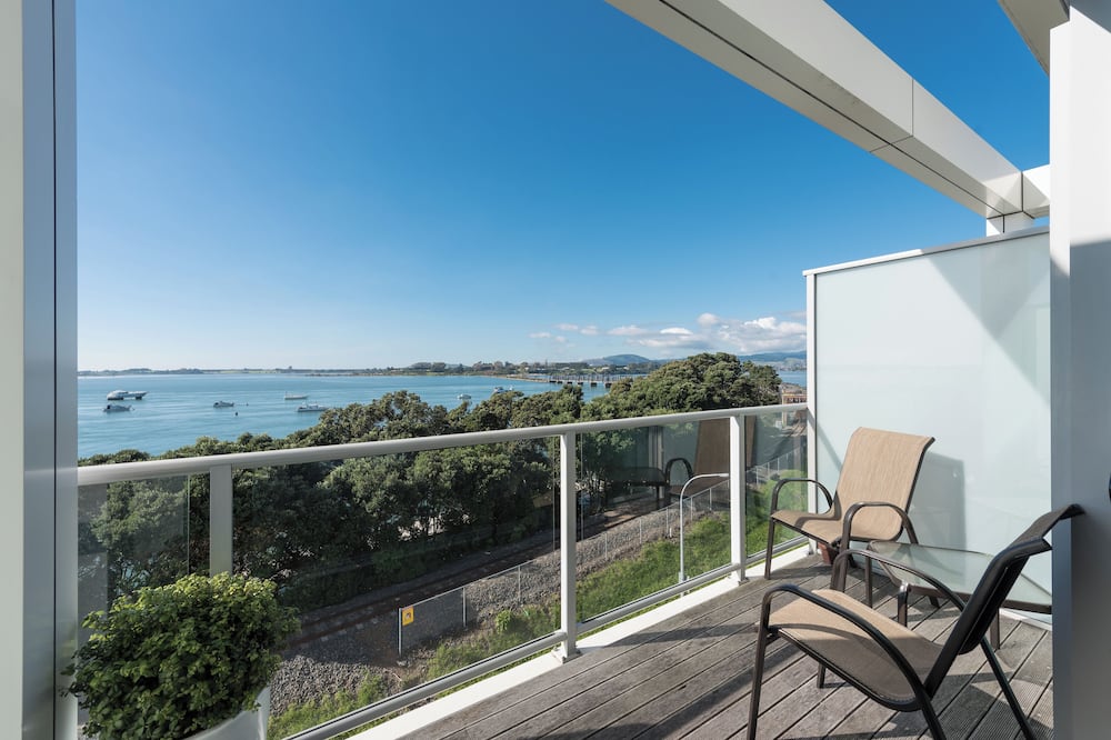 Hotel on Devonport