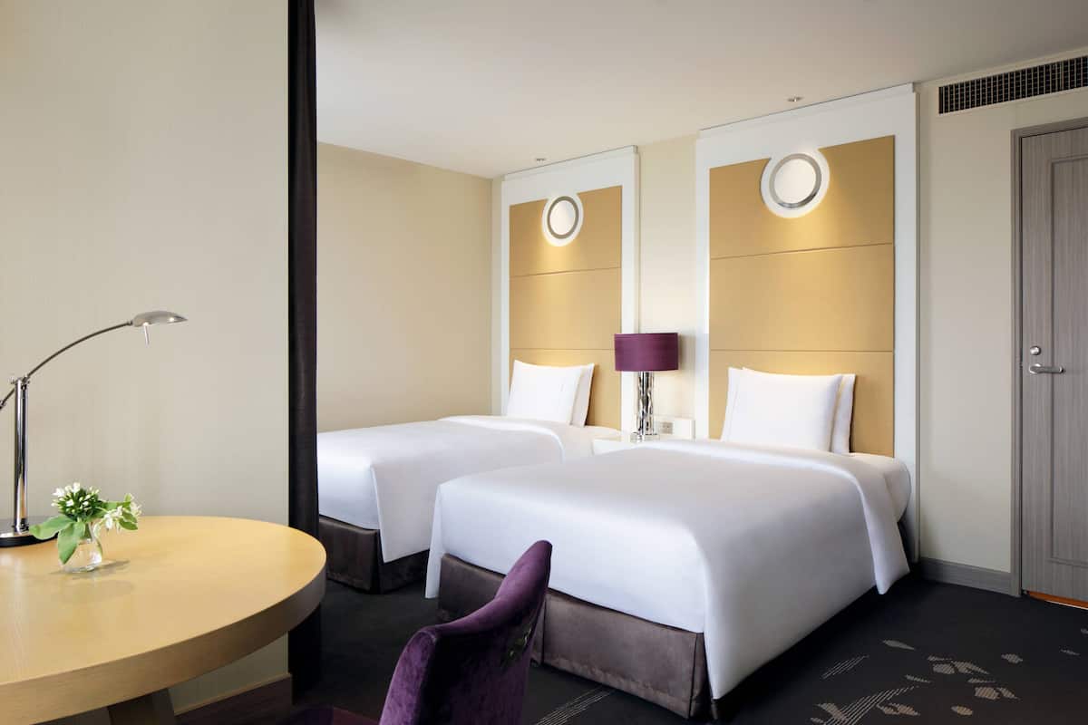 1 bedroom, down duvets, minibar, in-room safe