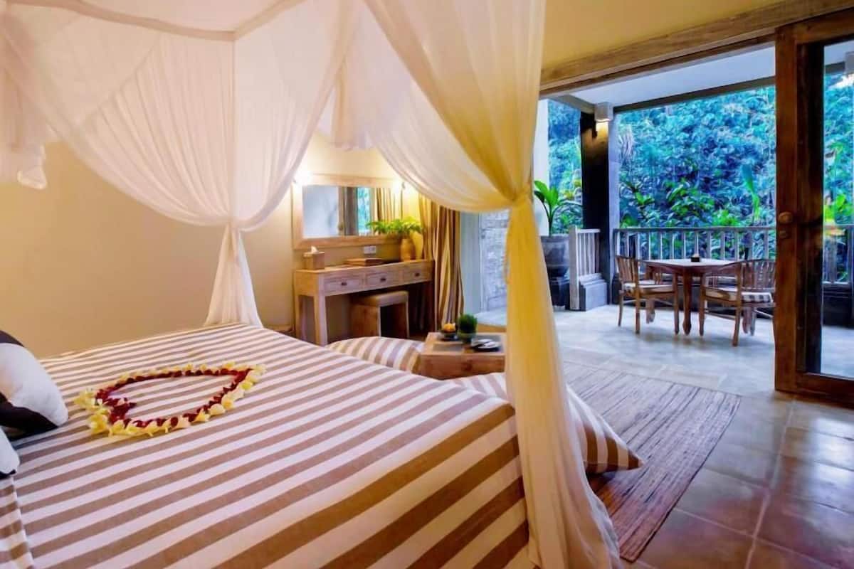 Premium bedding, Select Comfort beds, minibar, in-room safe