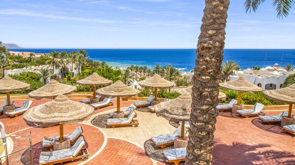 Prestige Deluxe Queen or Twin Room - Sea View | 客房景观