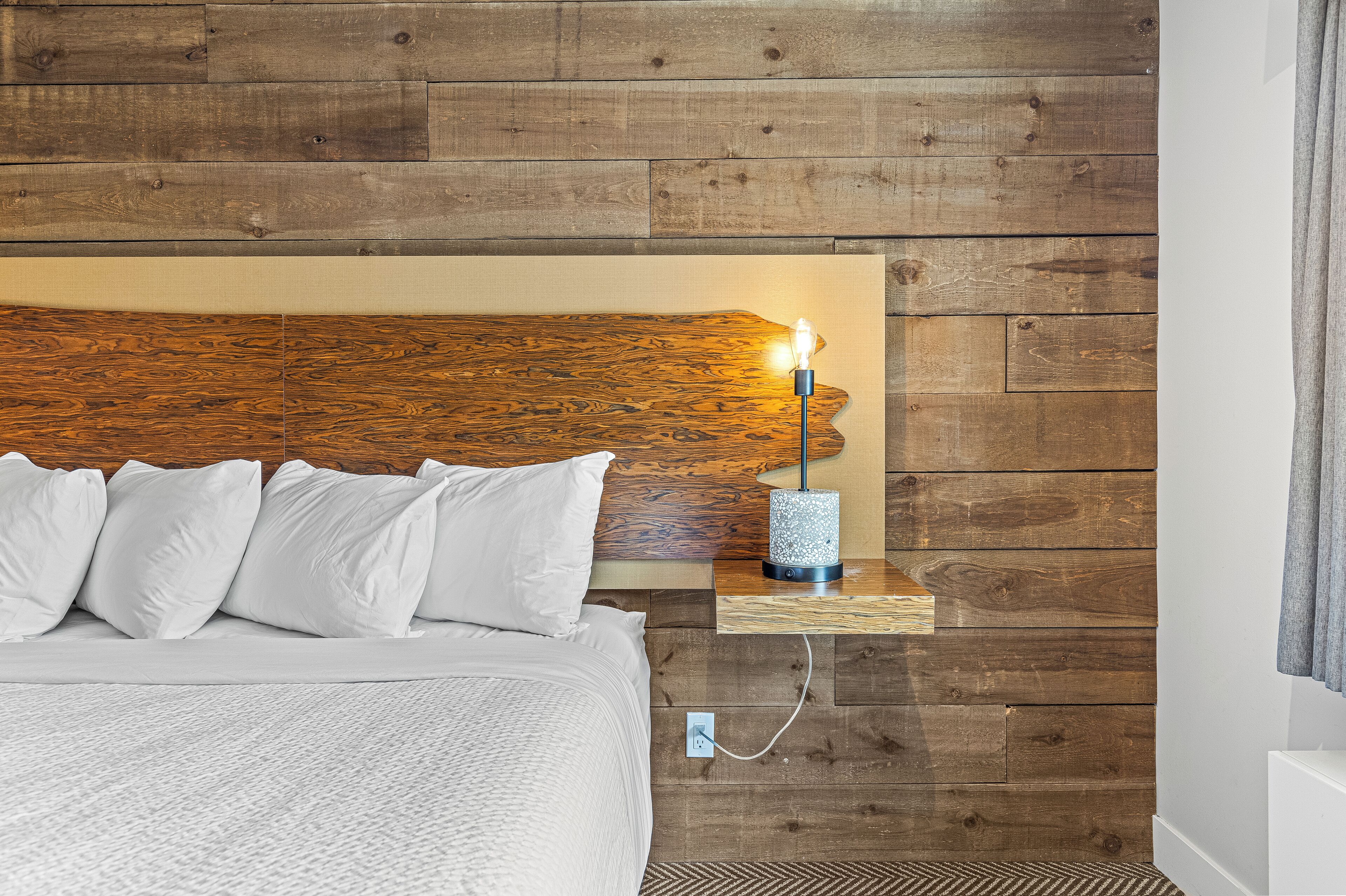 king room | free wifi, bed sheets