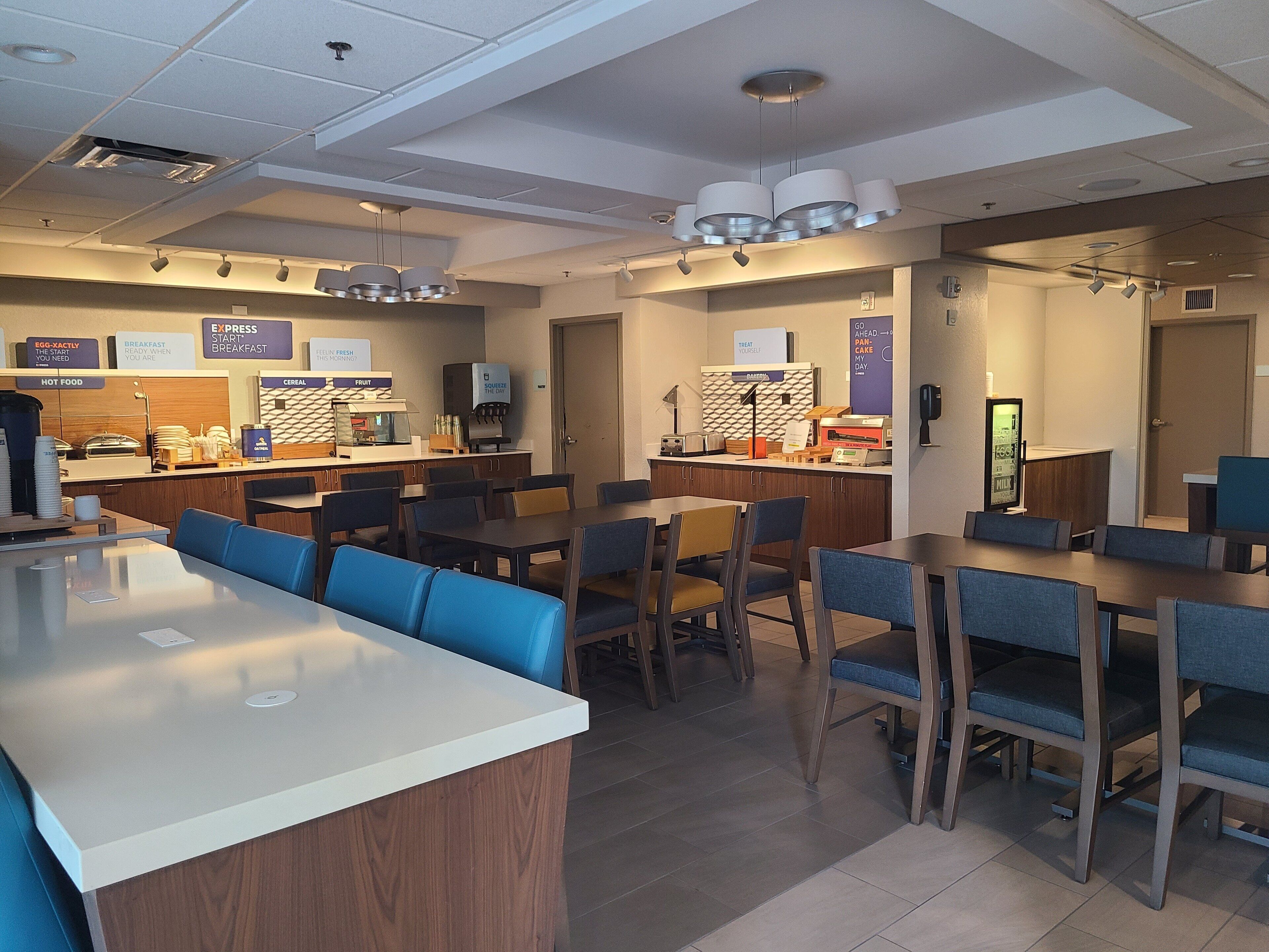 Free daily buffet breakfast