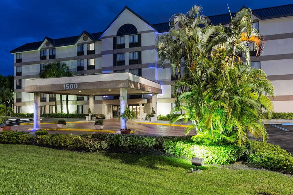 Holiday Inn Express & Suites Ft. Lauderdale N - Exec Airport by IHG