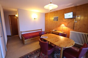 Breakfast, lunch and dinner served - Hôtel Chris-tal (Les Houches)
