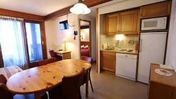 Breakfast, lunch, dinner served; Regional cuisine, pool views