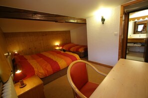 Premium bedding, down duvets, soundproofing, WiFi - Hôtel Chris-tal (Les Houches)
