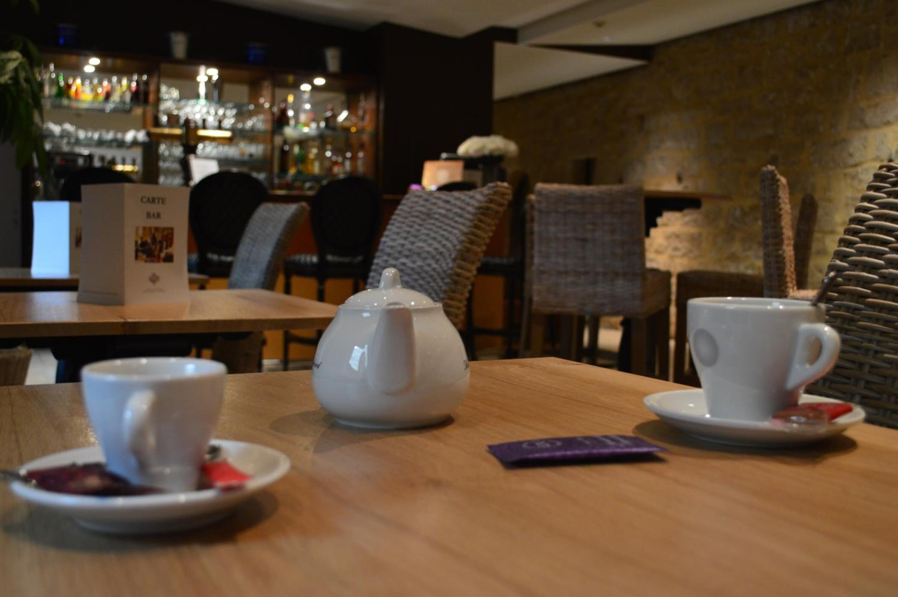 lunch and dinner served