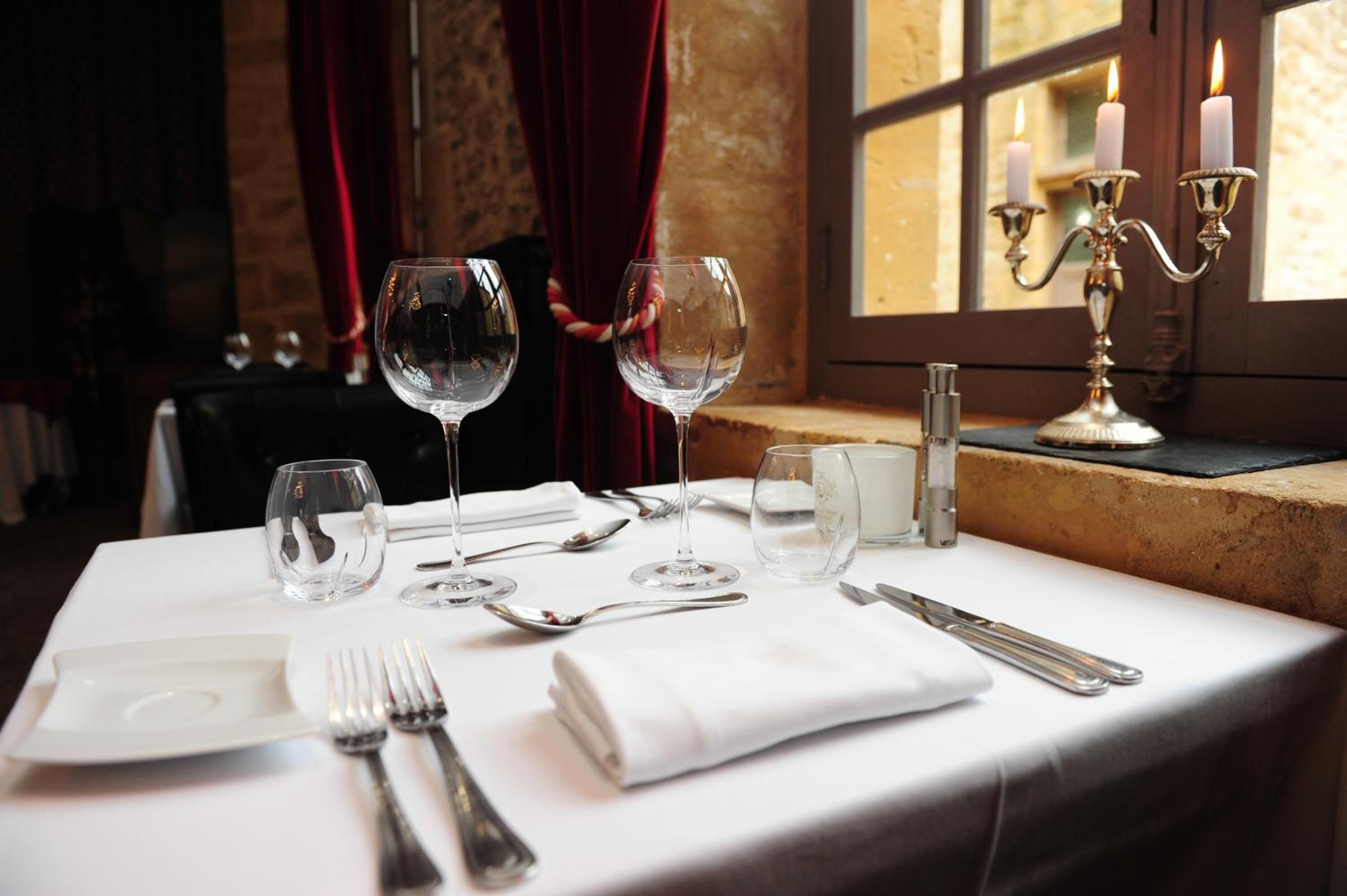 lunch and dinner served