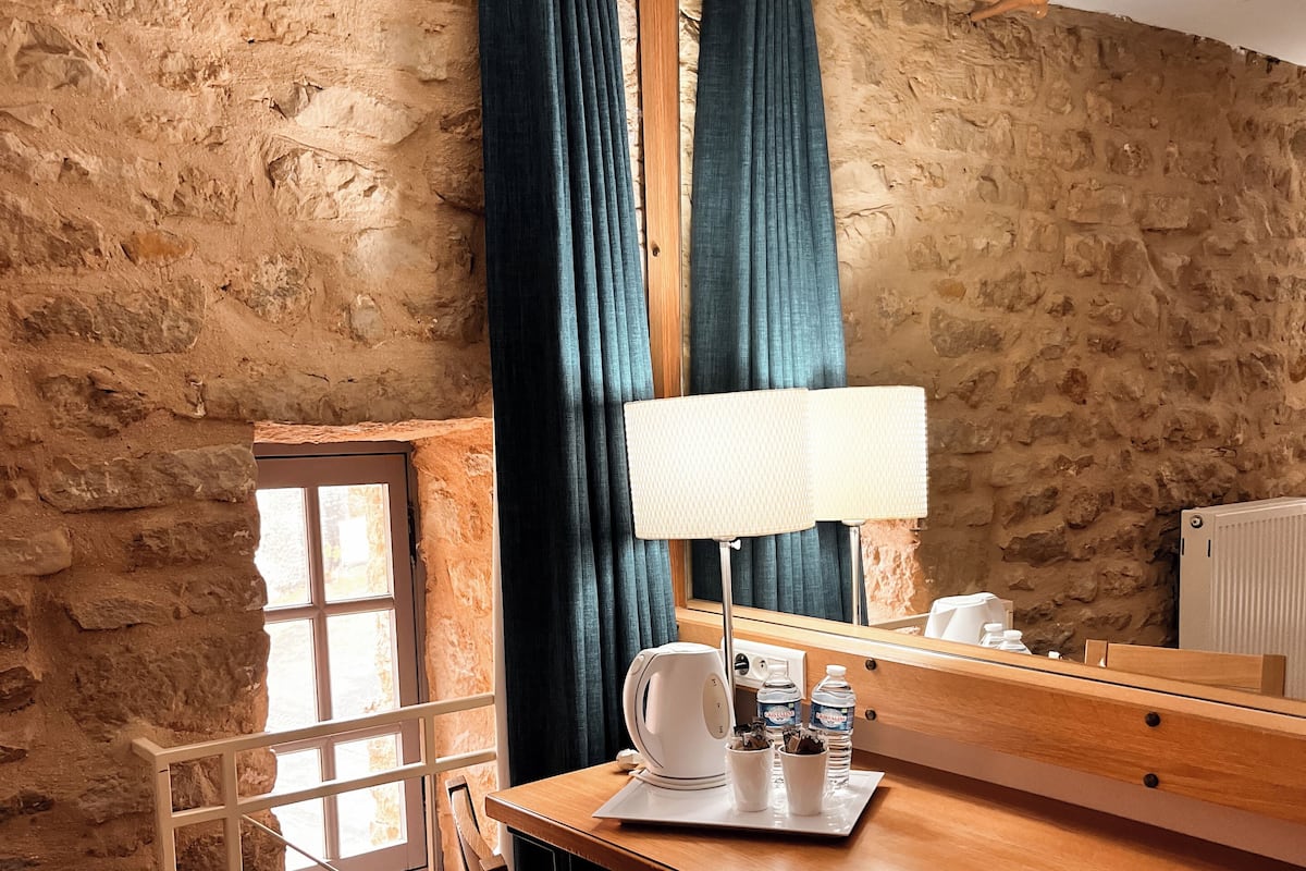 Tradition Premium Double Room | Minibar, desk, soundproofing, iron/ironing board (on request)